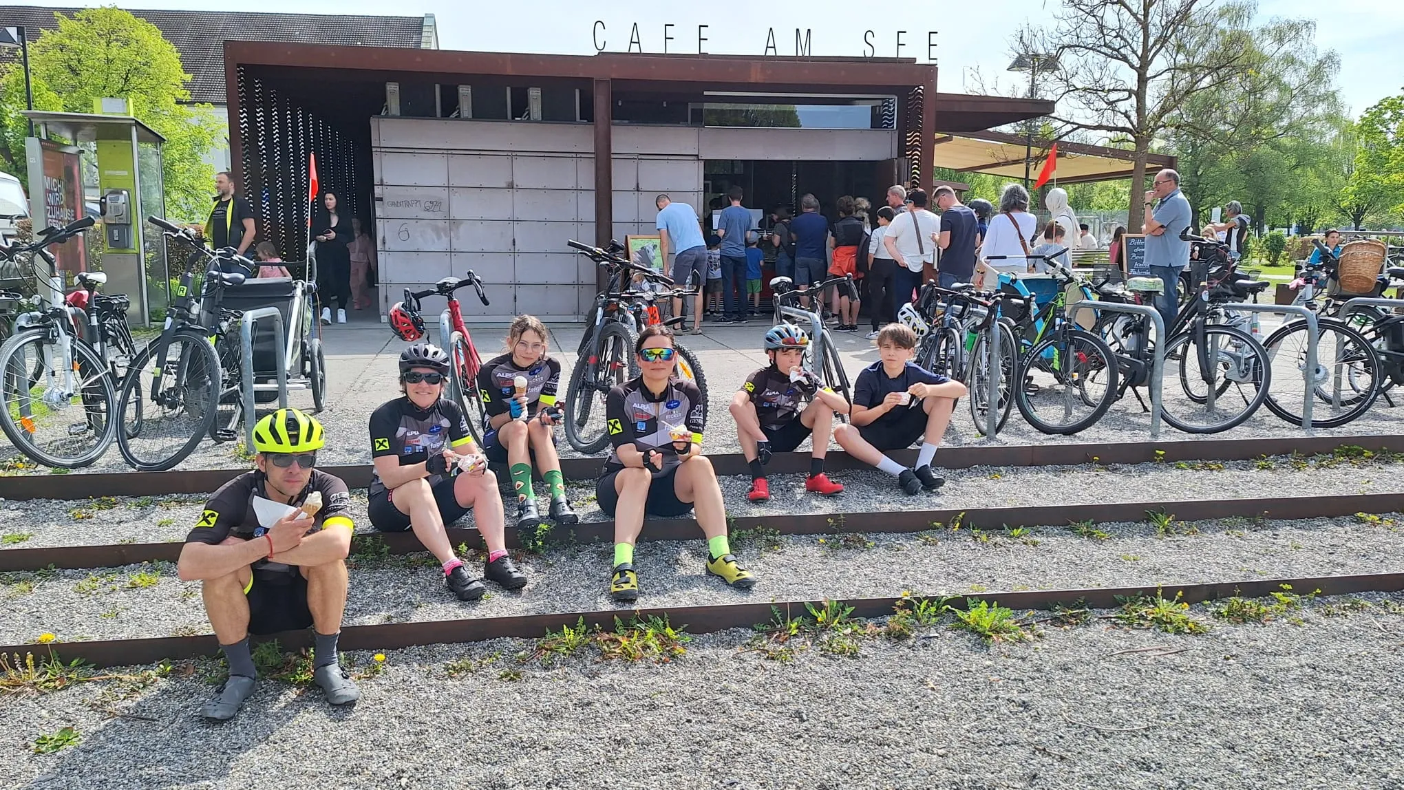 Gemeinsammes Essen nach der Ausfahrt